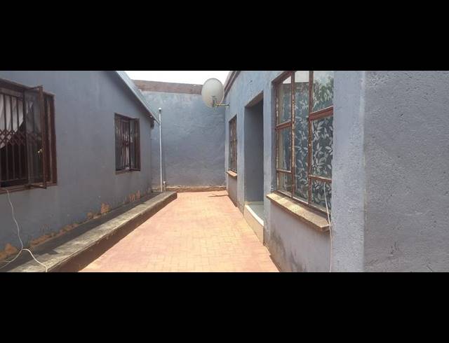 2 BEDROOM HOUSE FOR SALE IN SOSHANGUVE SOUTH
